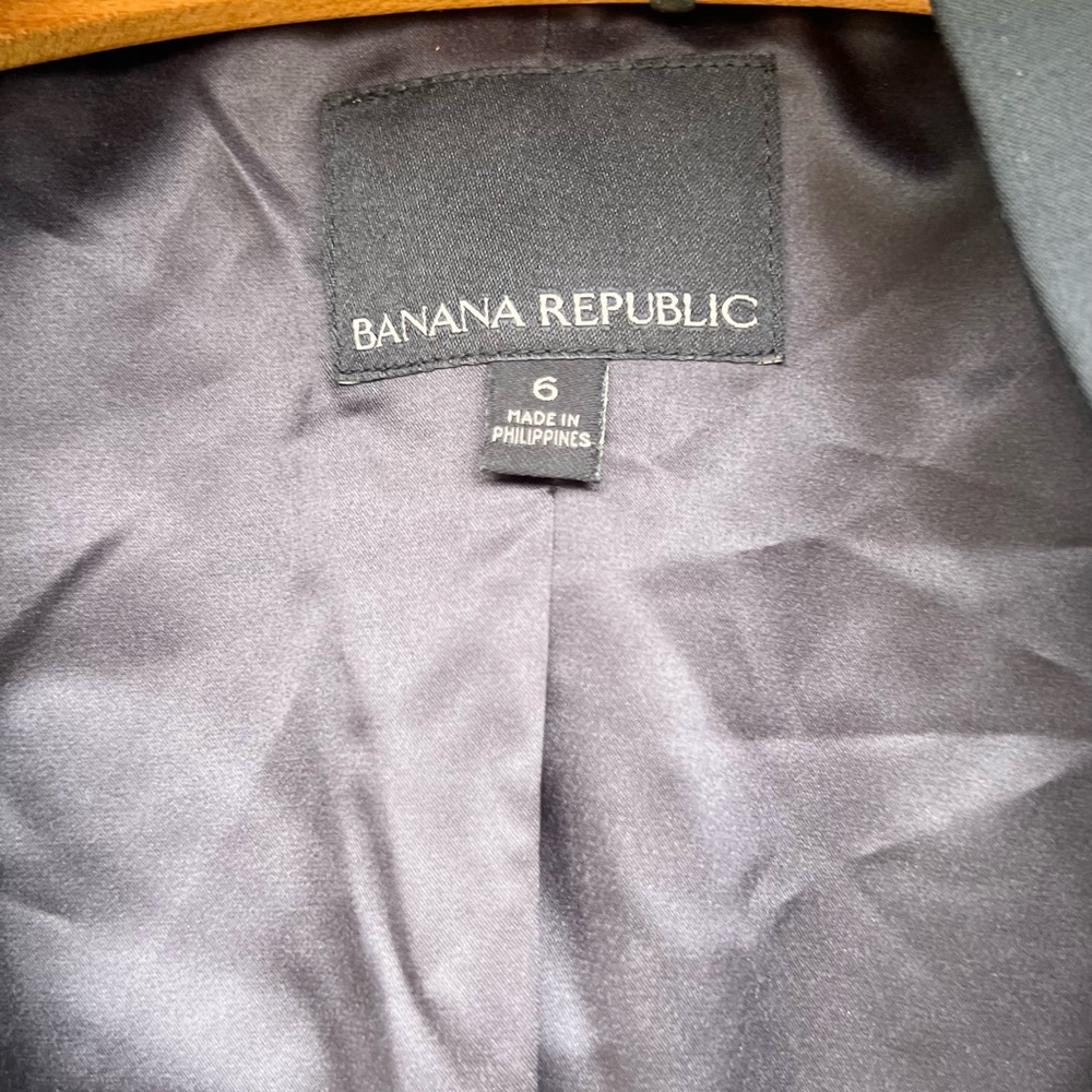 Banana Republic Fringe Trim Blazer Black Wool Spandex Blend Fitted | Size 6 - Picture 3 of 3